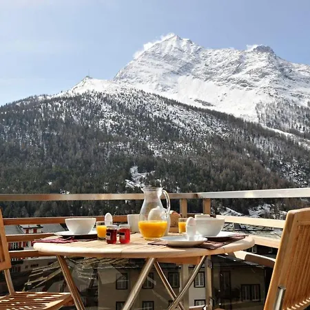 Panorama Chalet With Views To The Glaciers And The Dom Holiday home